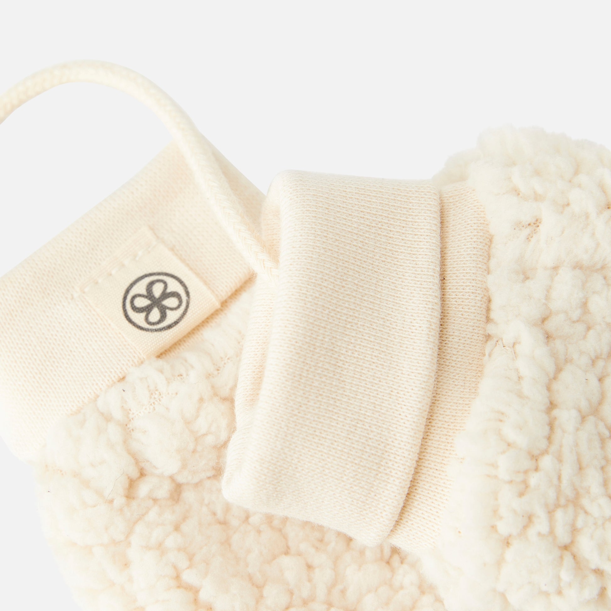 Details van Cloby's baby wanten