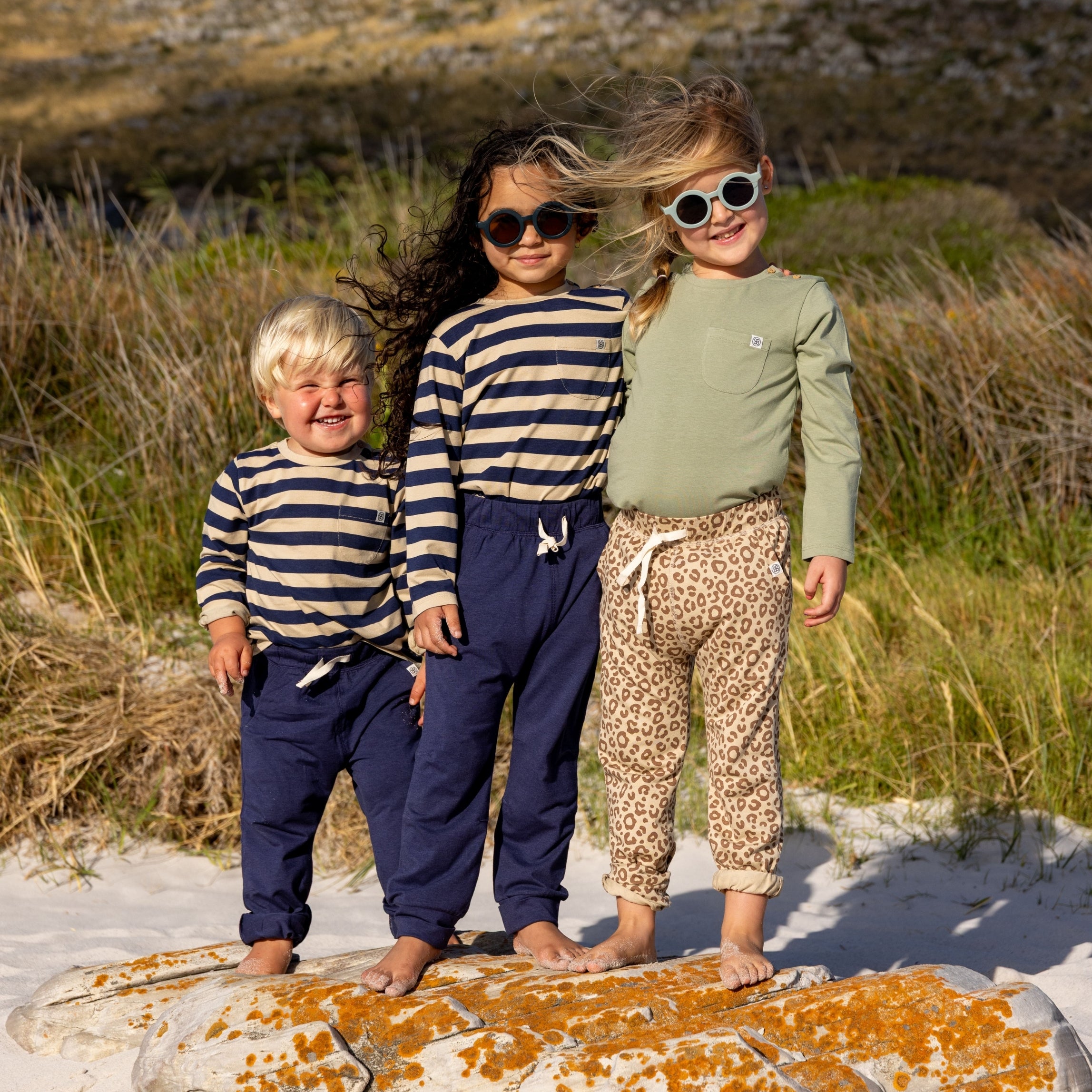 Camiseta de manga larga en Navy/Sandy Stripe – UPF 50+