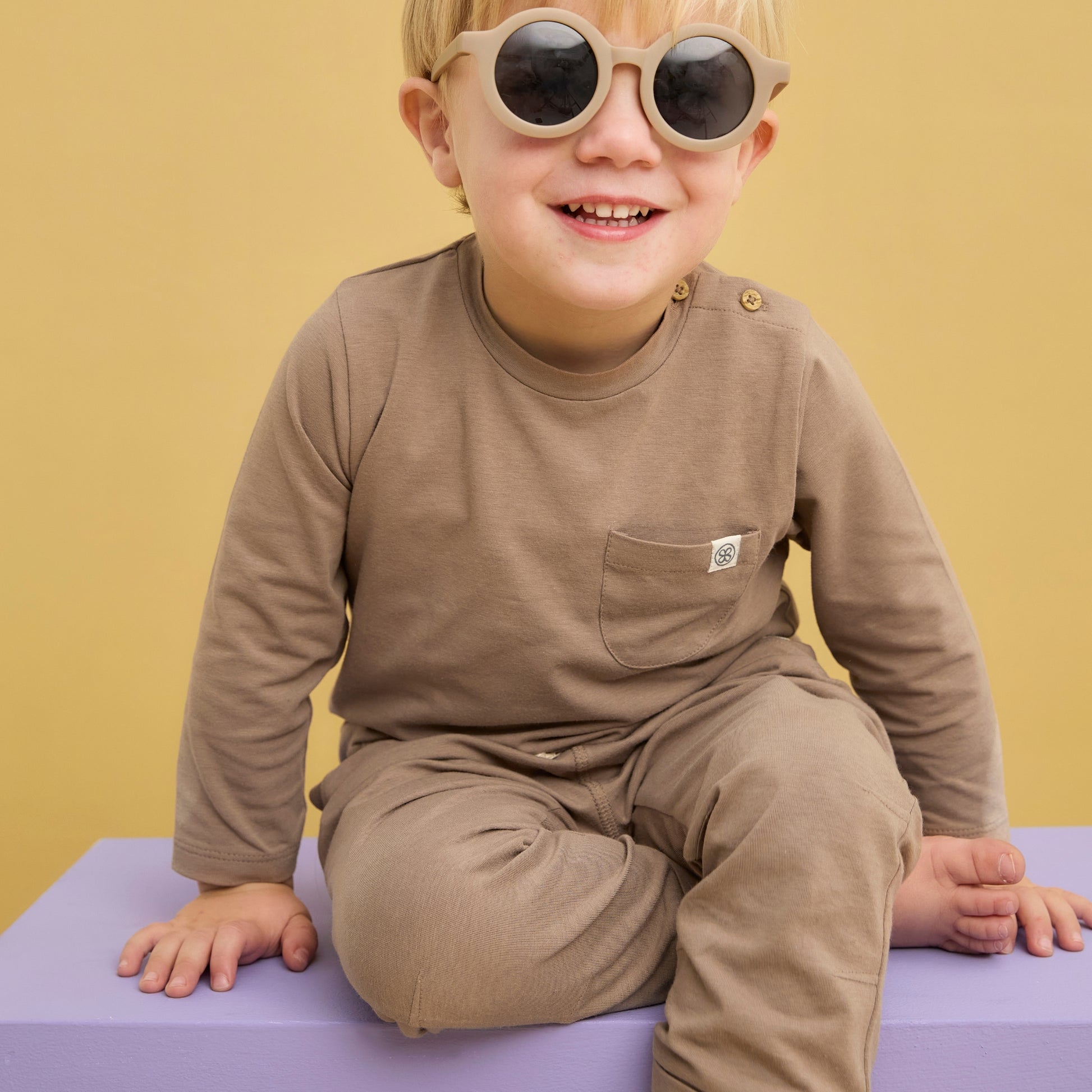 Joggers bruin kinderen