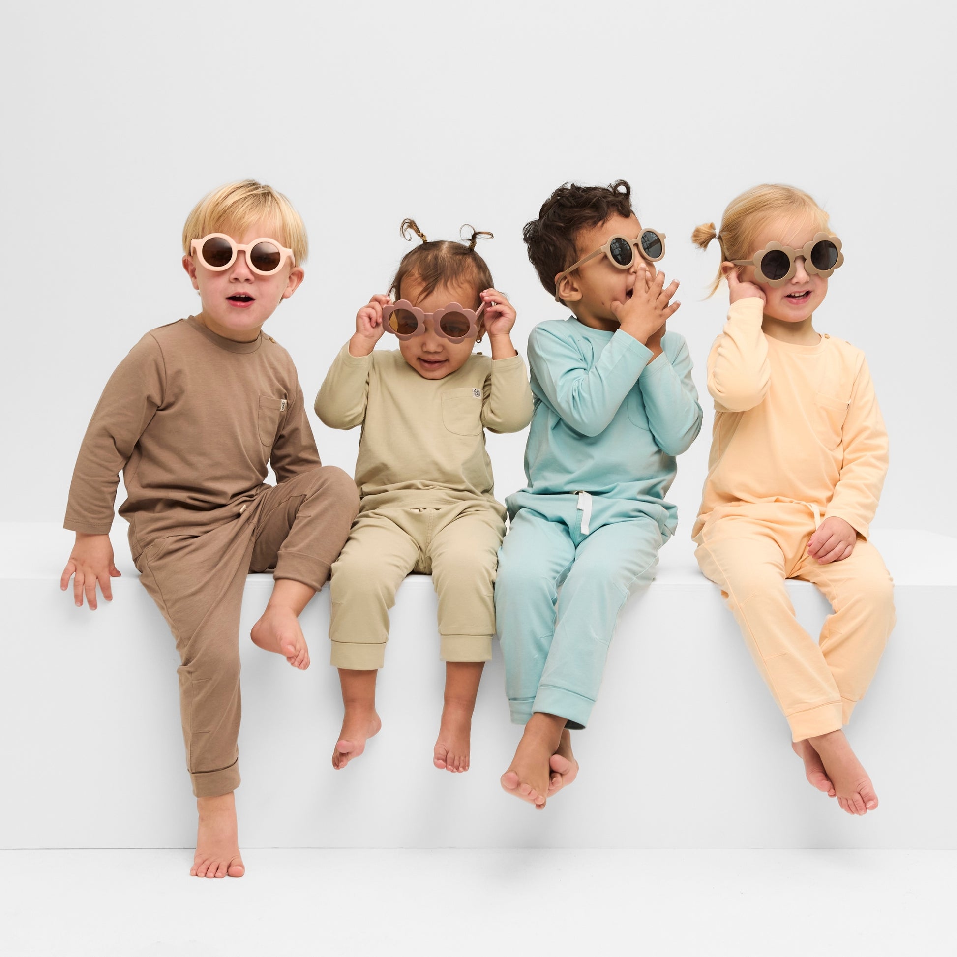 Joggers voor kinderen in verschillende kleuren