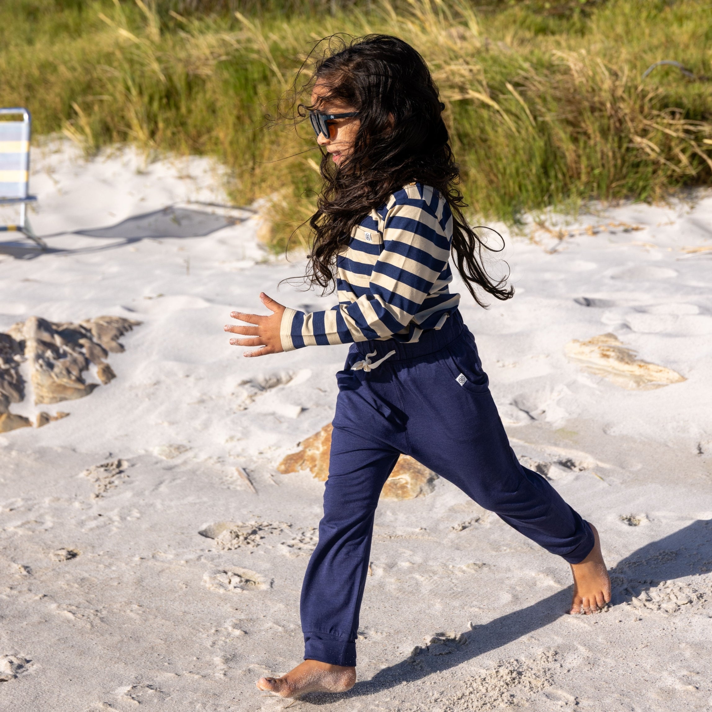 T-shirt à manches longues en Navy/Sandy Stripe – UPF 50+