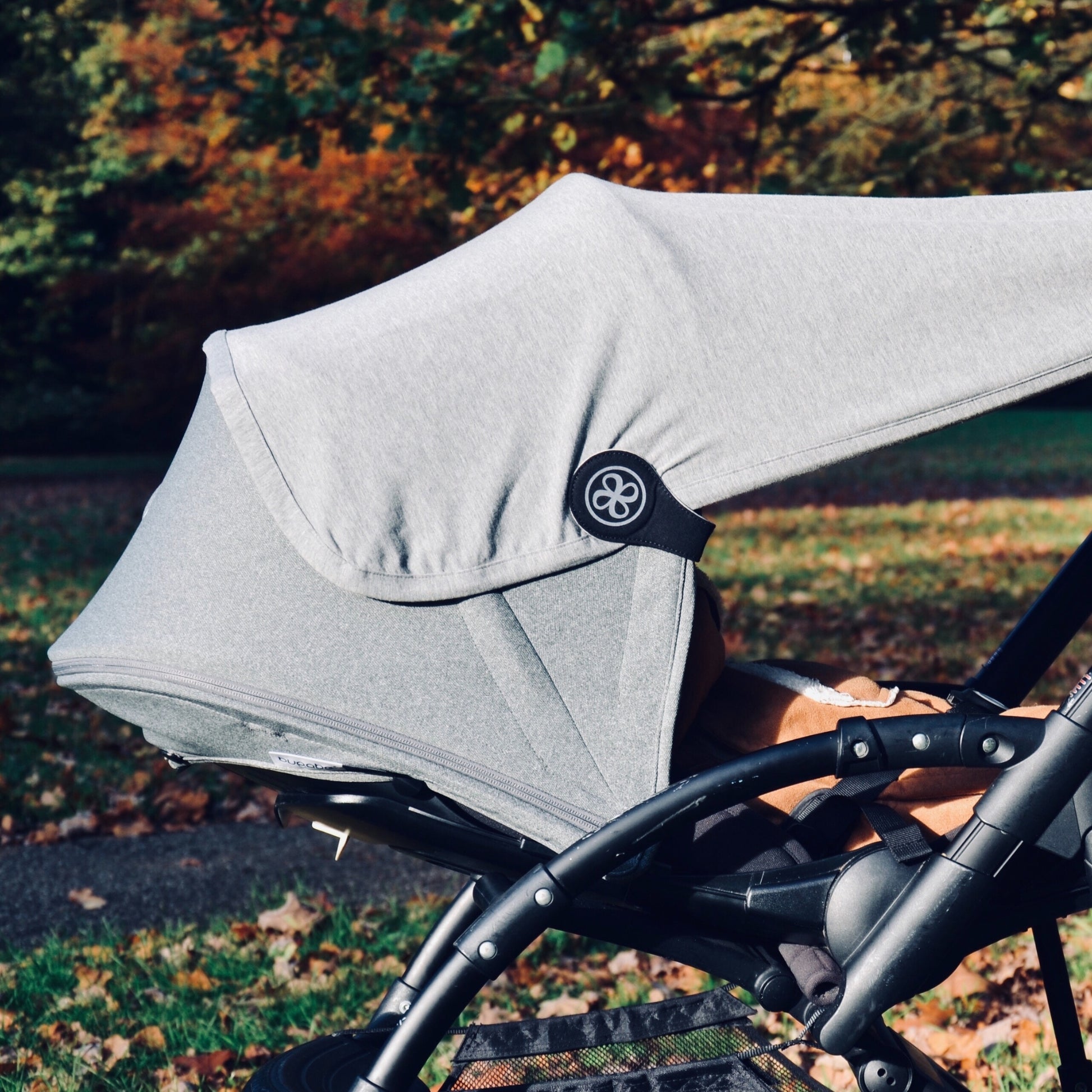 Reflecterende magnetische clips op kinderwagen - Cloby