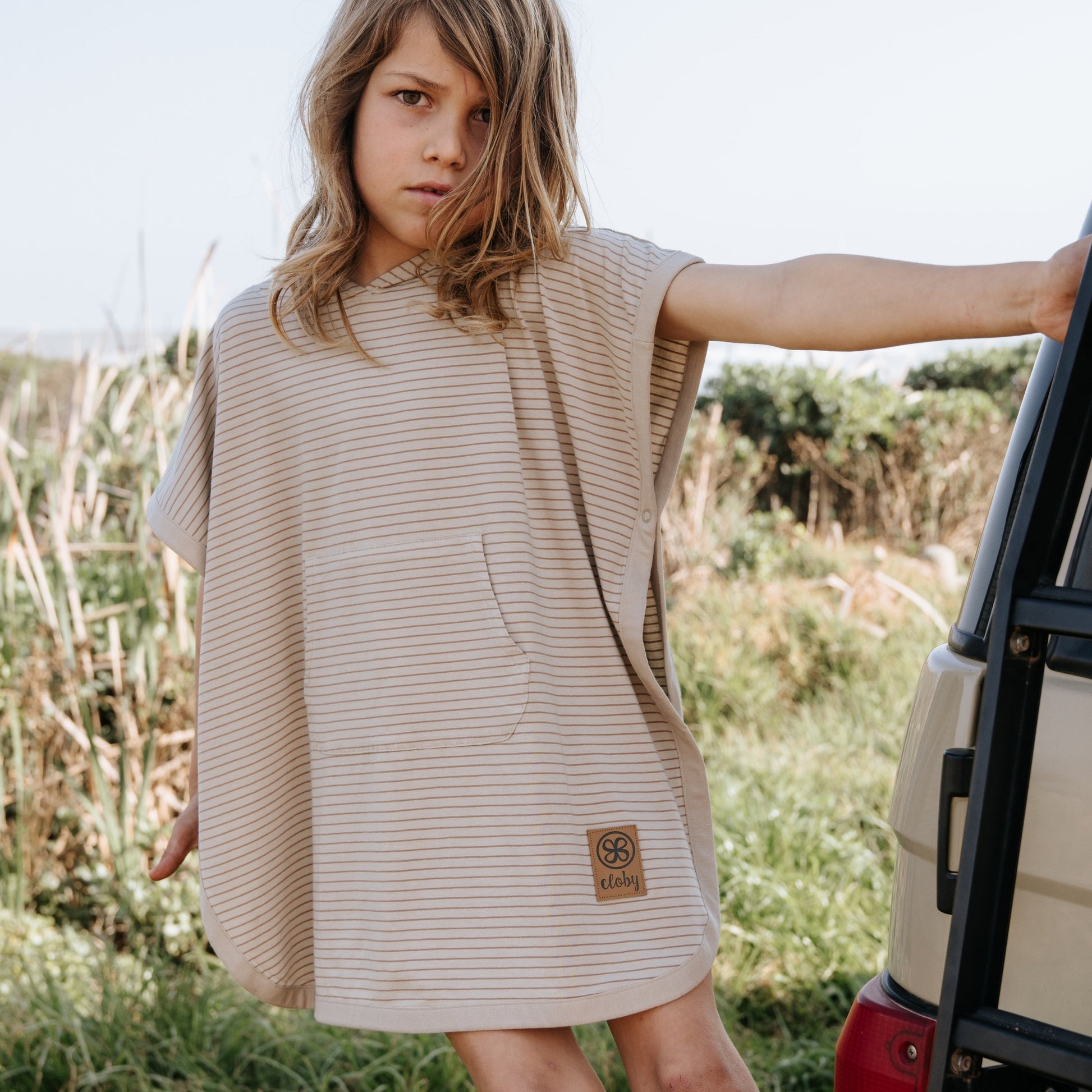 Sandy Beach / Peanut Brown kinder poncho