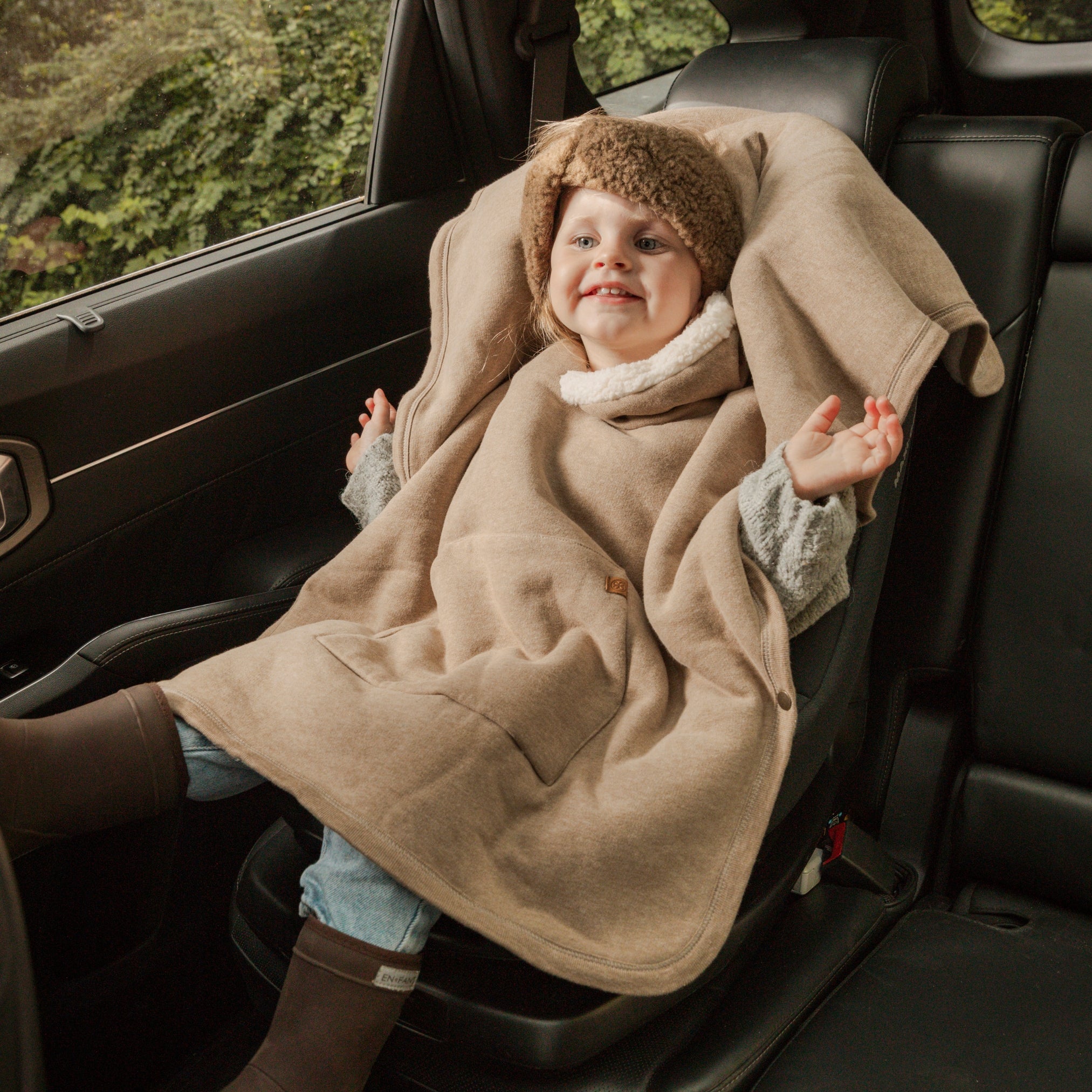 Teddy Kids Poncho Brown | Cozy & Practical | Cloby