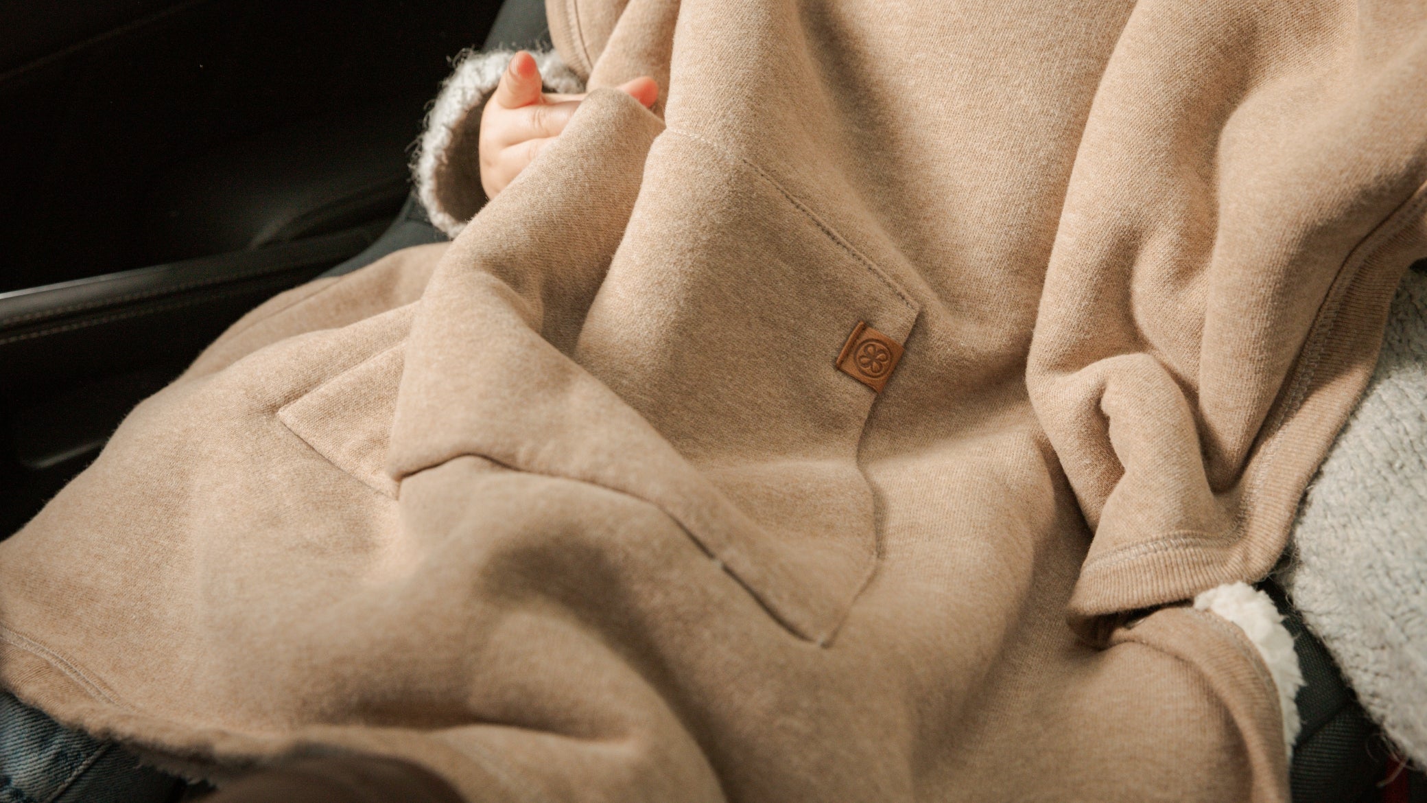 Teddy Kids Poncho Brown | Cozy & Practical | Cloby
