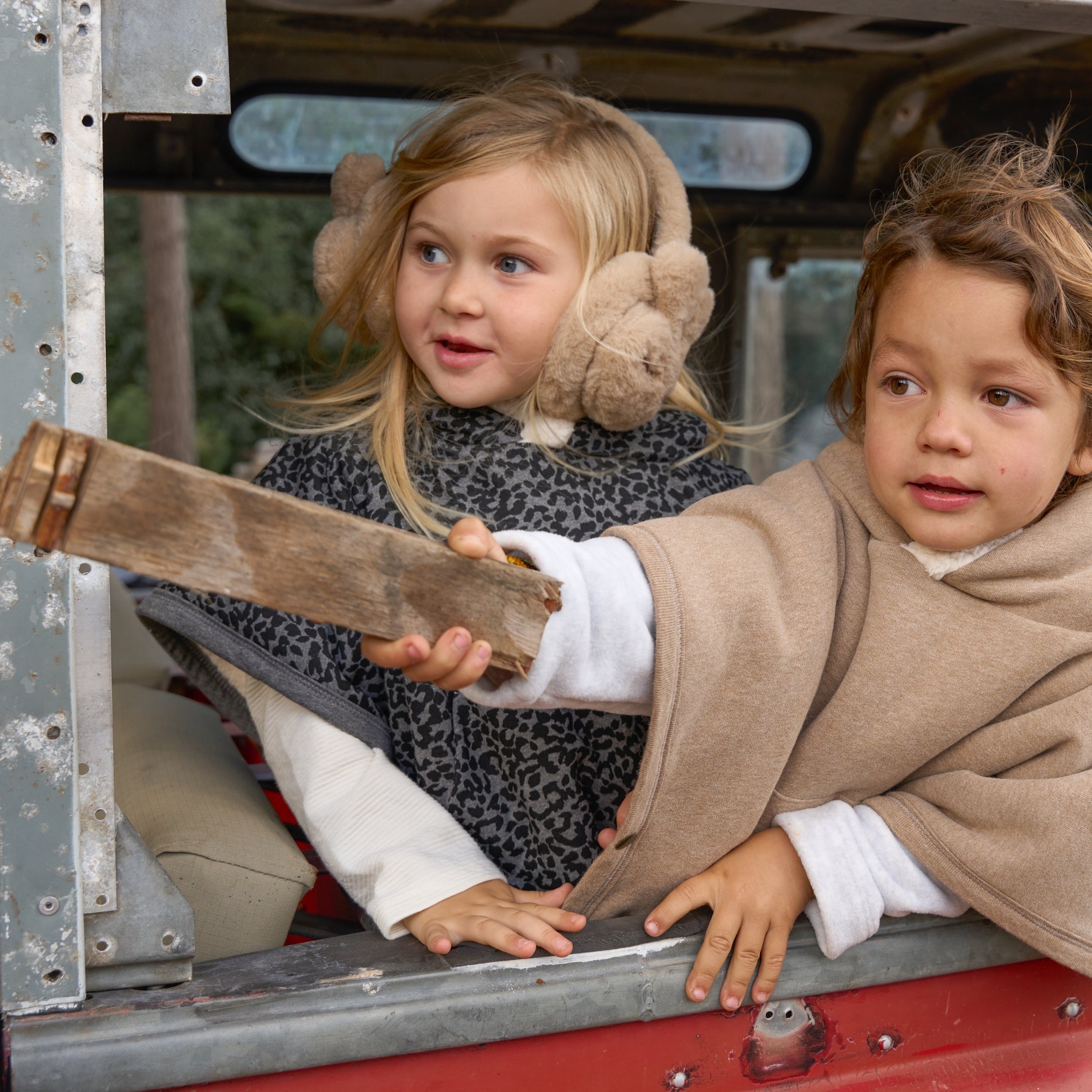 Teddy Kids Poncho Brown | Cozy & Practical | Cloby