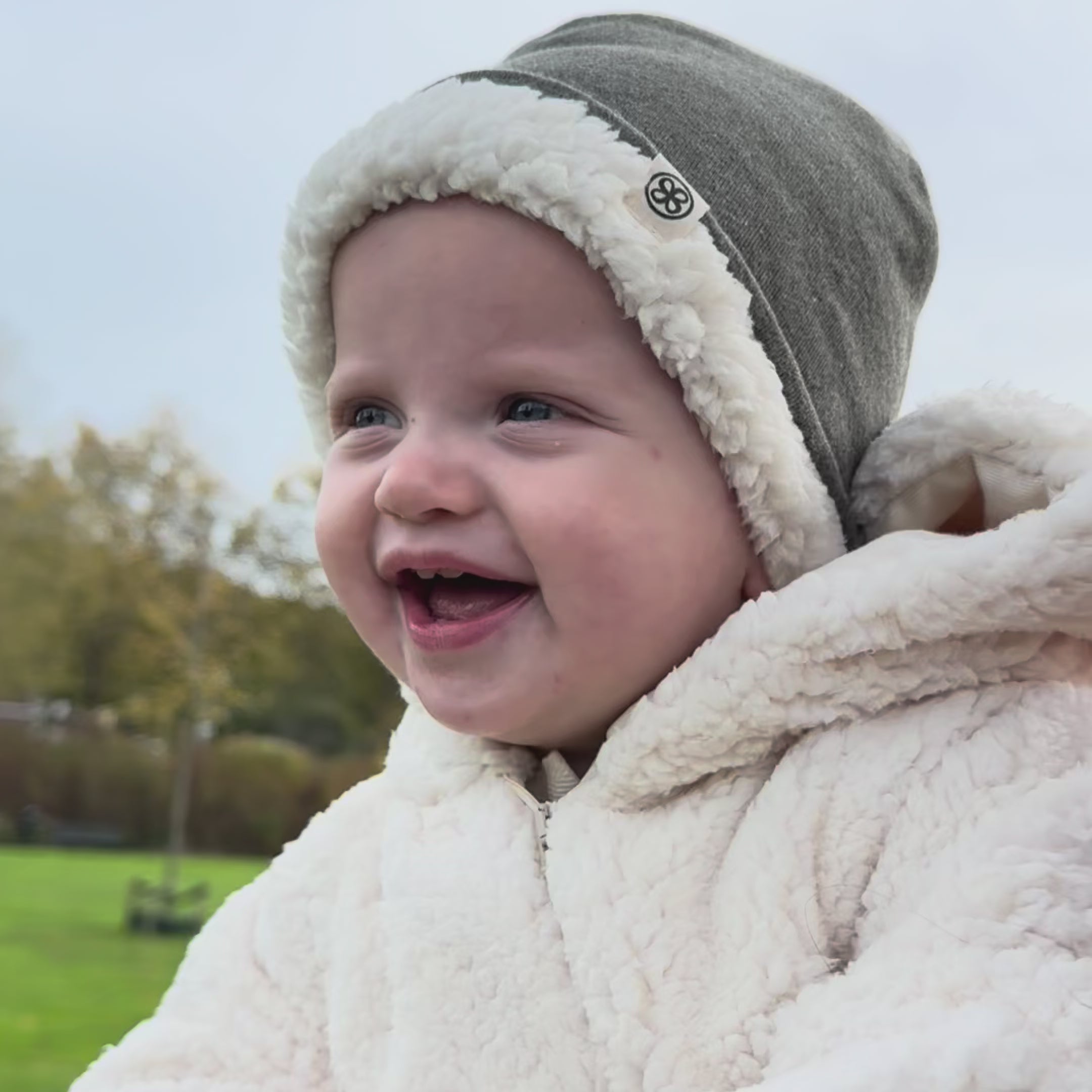 Charger la vidéo : Bonnet Teddy en Forest Green (Réversible)