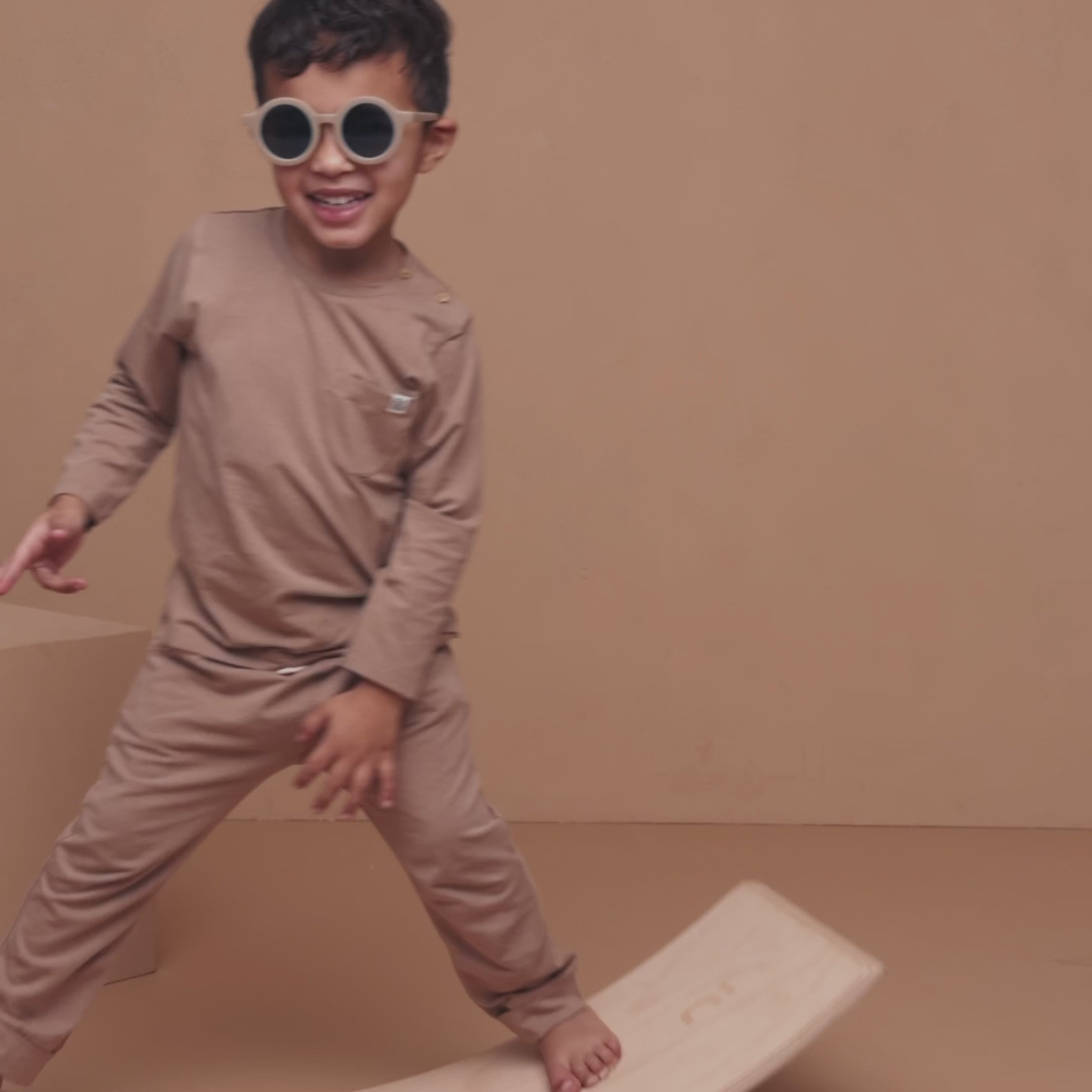 Cargar vídeo: Joggers en Peanut Brown – UPF 50+